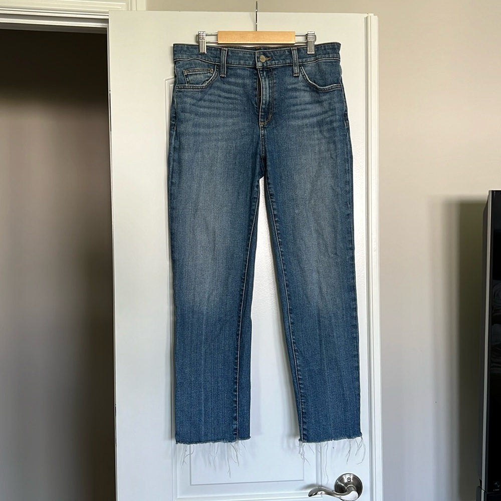 Mid rise slim tomboy crop